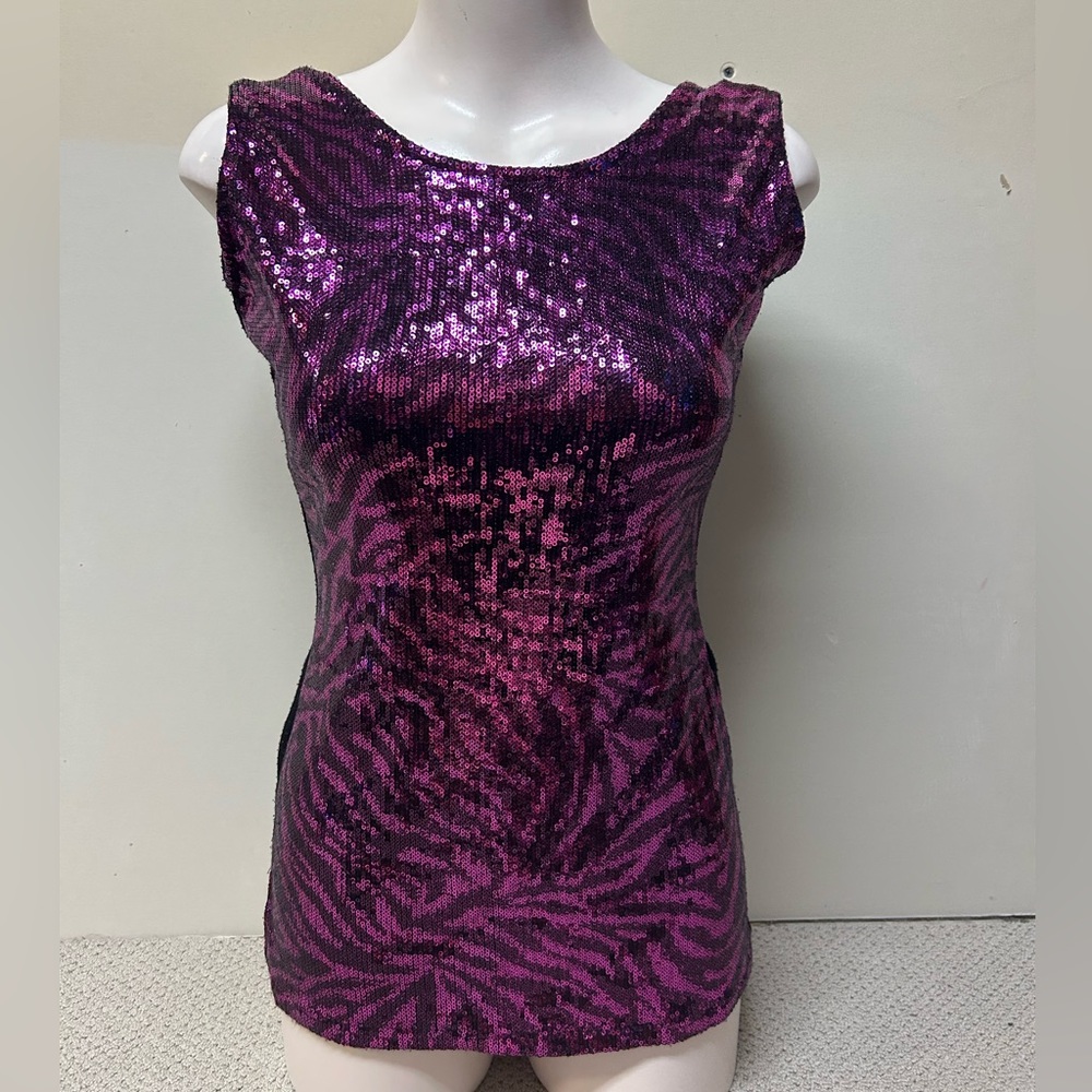 2/$20❤️- SHIRT | Women’s Bizz girl shirt size large (fits snug)